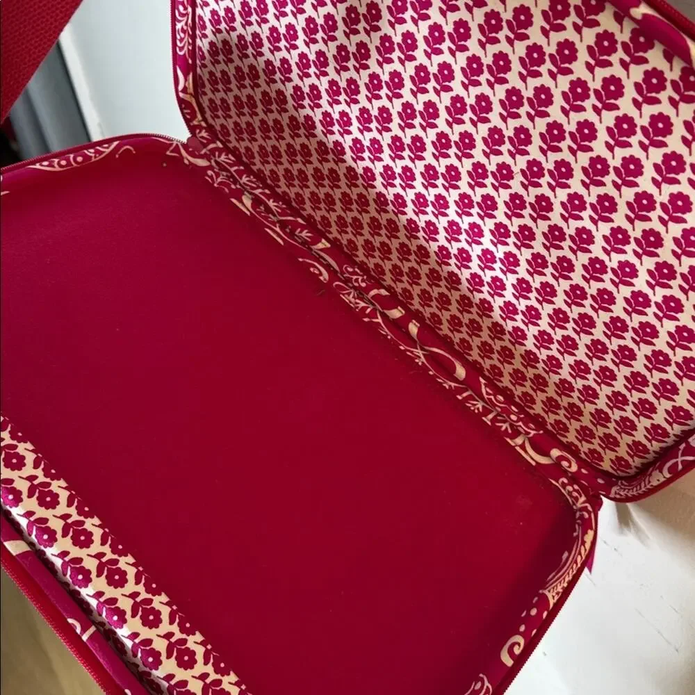 Vera Bradley Elegant Pink and White Patterned Women's Laptop Bag
